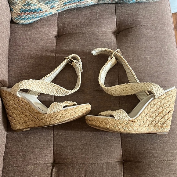 Stuart Weitzman 8 1/2 wedge - Picture 1 of 3
